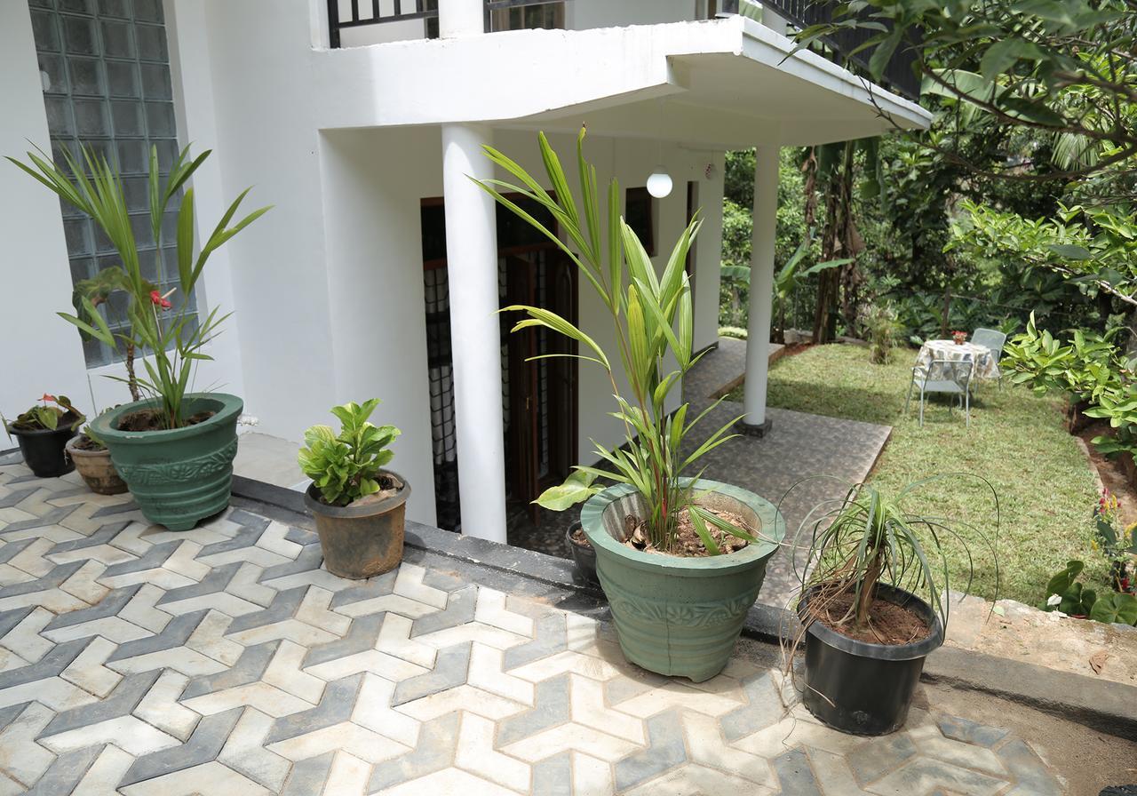 Miracle Villa Kandy Esterno foto