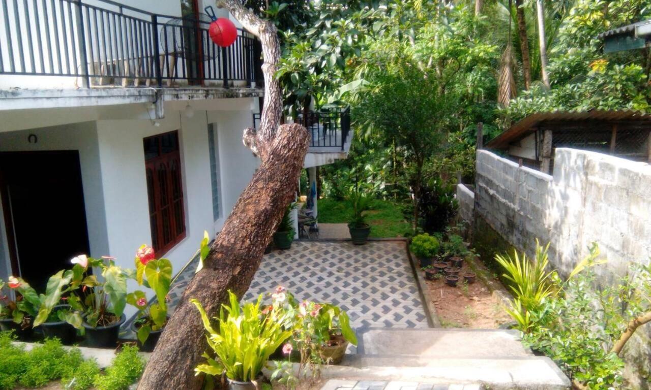 Miracle Villa Kandy Esterno foto